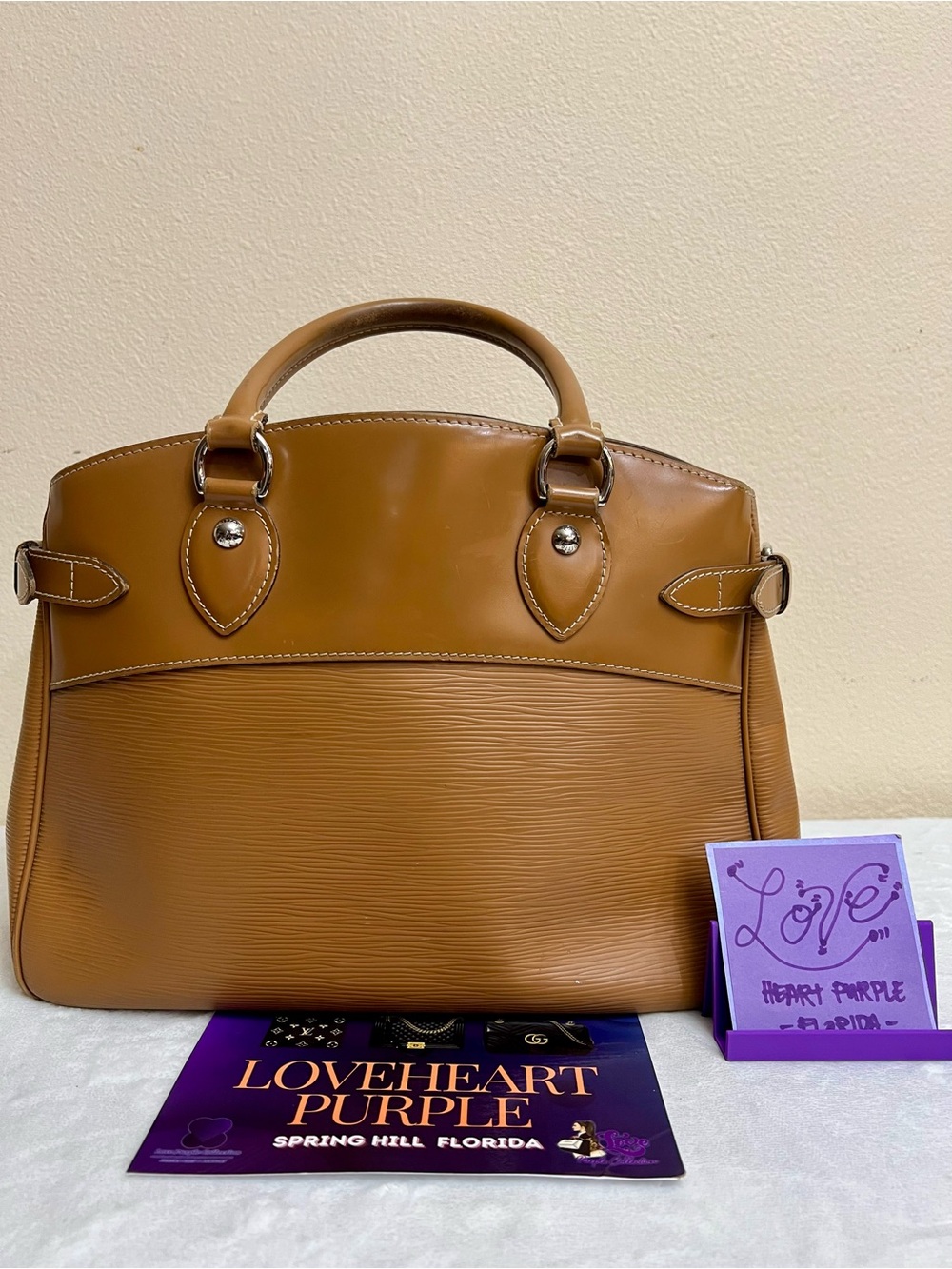 AUTH LOUIS VUITTON PASSY GM EPI